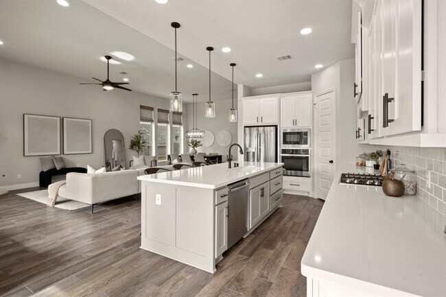 Building Photo - 16711 Arboleda Dr