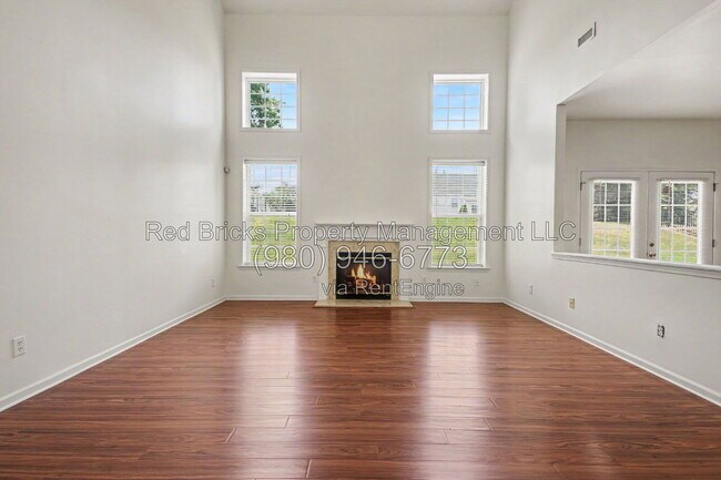 Building Photo - 7864 Whispering Wood Dr