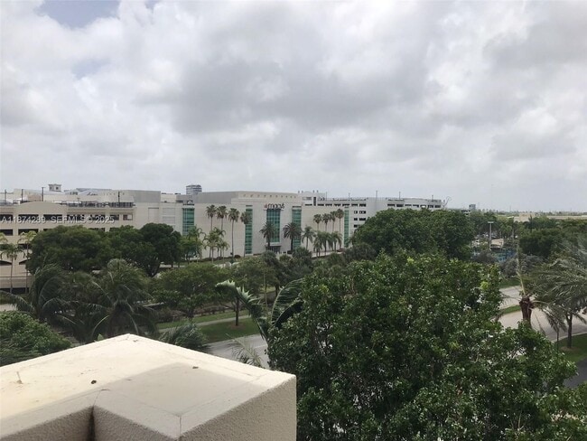 Building Photo - 19501 W Country Club Dr