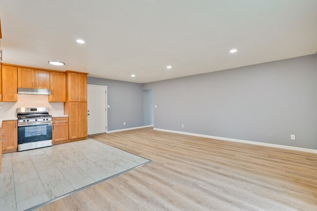 Building Photo - 1660 S Capitol Ave