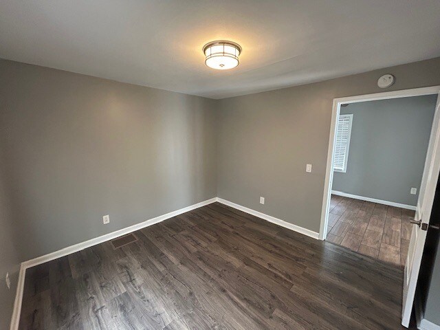 Building Photo - 330 E Chestnut St