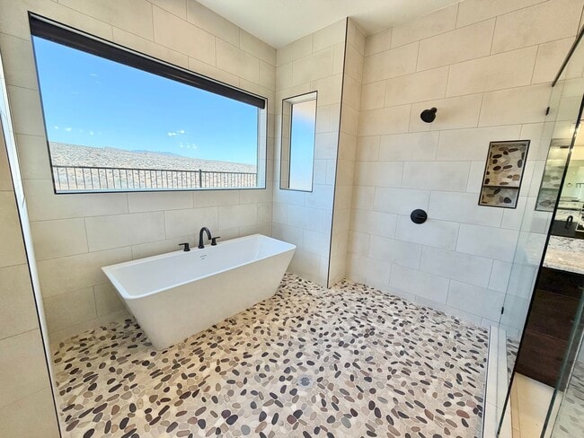 Building Photo - Beautiful Single-Level Home with Trail Access & Stunning Views!!! Pet Friendly!