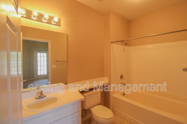 Building Photo - 2037 Telfair Way