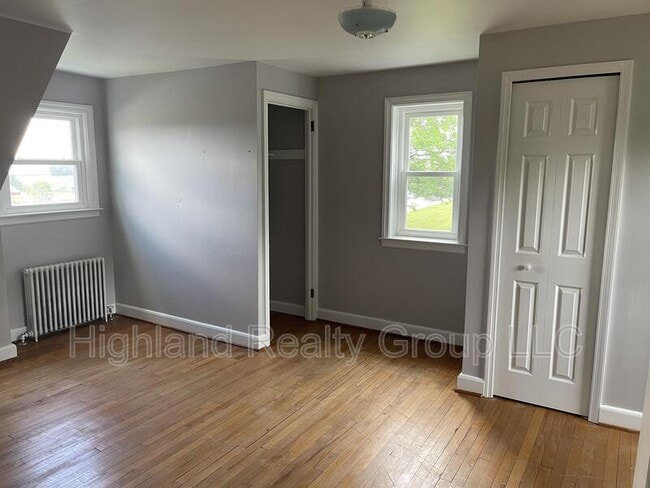 Building Photo - 167 Penn St