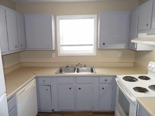 Building Photo - 35 Ashwood Ct