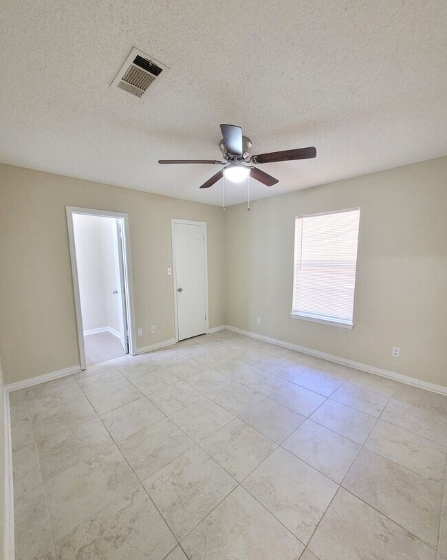Building Photo - 6506 Colonial Dr