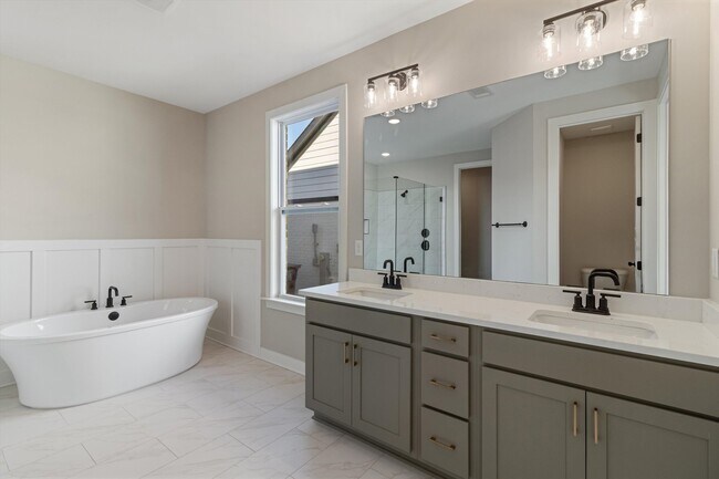 Building Photo - 531 Laurel Pk Dr