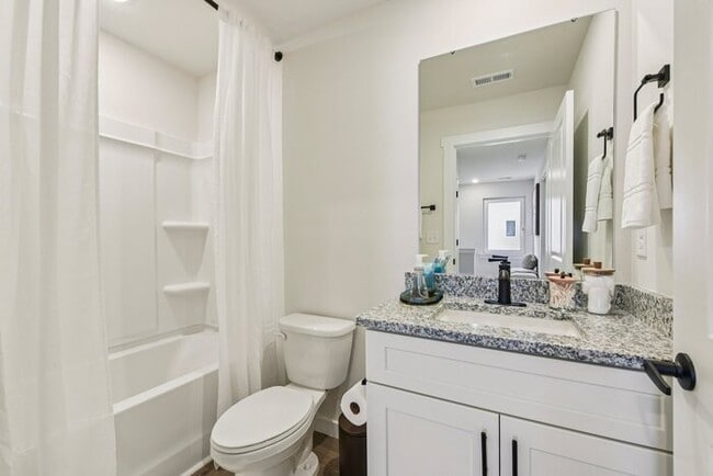 Building Photo - Brand-New Luxury Townhomes – 1st Month Fre...