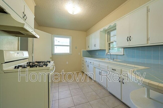 Building Photo - 2621 SW 52nd St