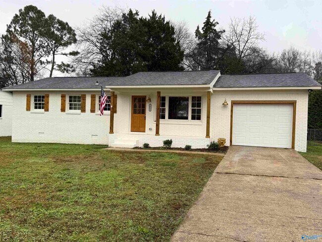 Primary Photo - 1002 Parcus Rd SE