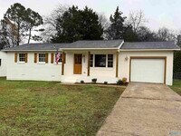 Building Photo - 1002 Parcus Rd SE