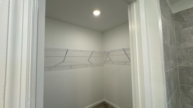 Building Photo - 3430 Howell Dr