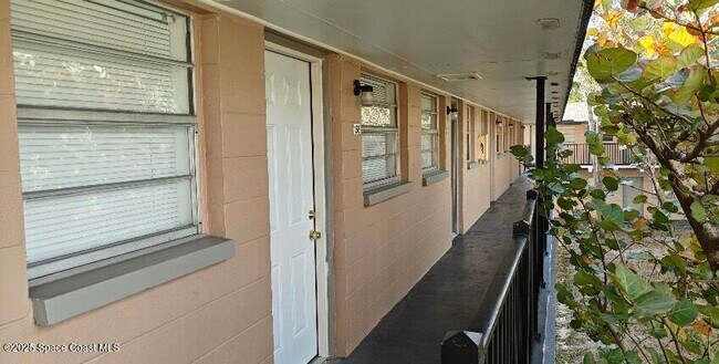 Building Photo - 1713 Dixon Blvd