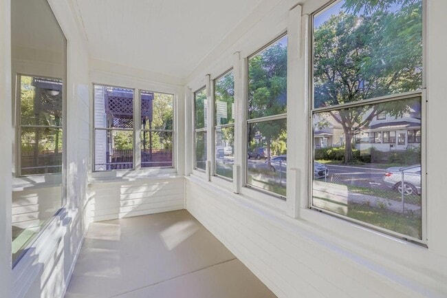 Building Photo - 2630 14th Ave S