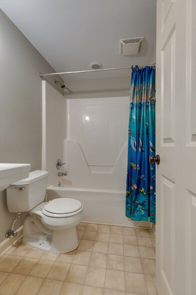 Building Photo - 3809 Sentinel Dr