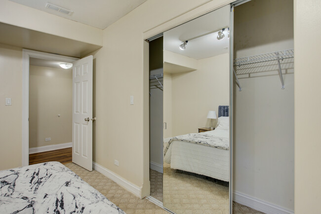 Building Photo - 5001 S King Dr