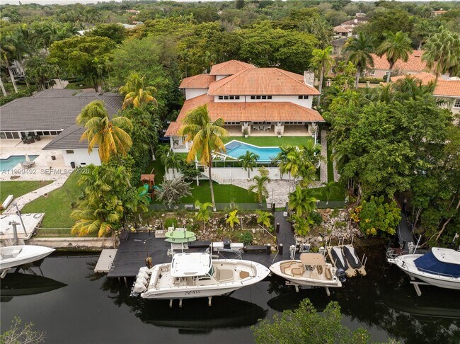 Building Photo - 7125 Los Pinos Blvd