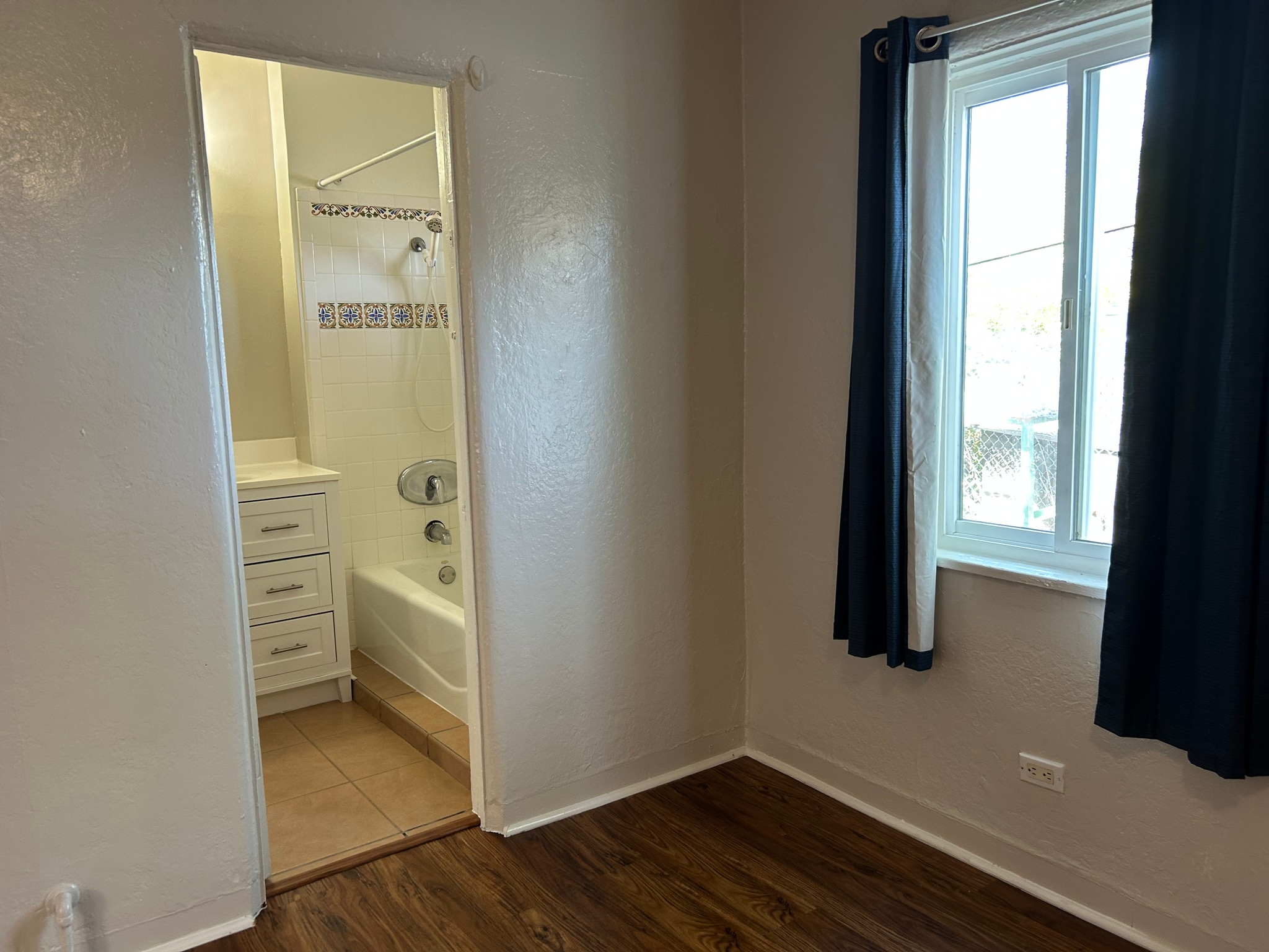 Building Photo - 33141 Case St