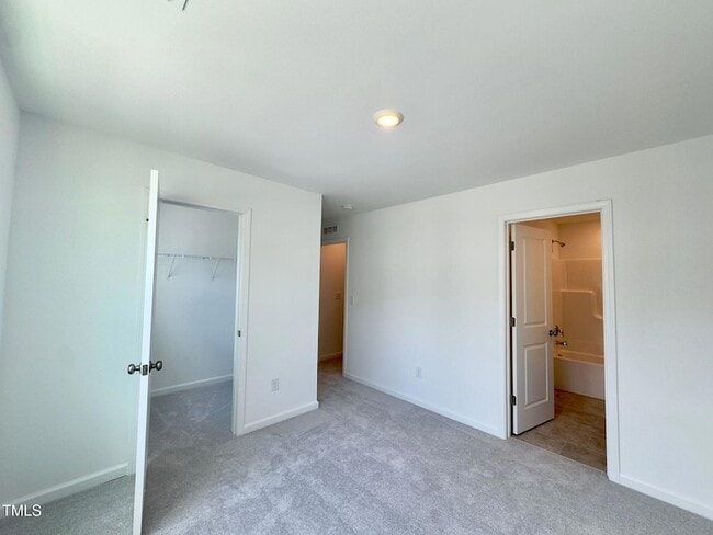 Building Photo - 1529 Crescent Townes Wy