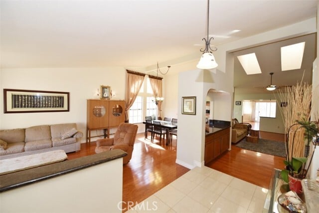 Building Photo - 1095 Sunset Bluff Rd