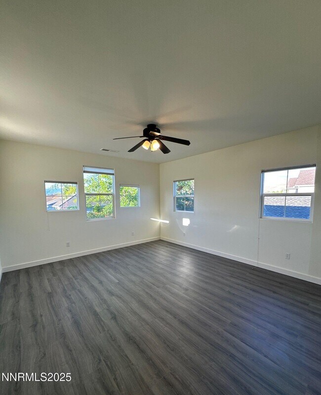 Building Photo - 1279 Par Three Dr