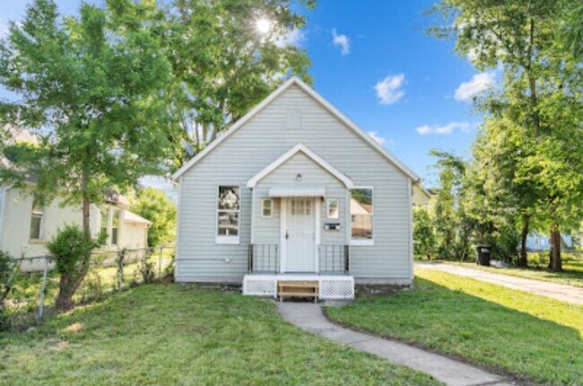 Building Photo - 5411 N 24th St