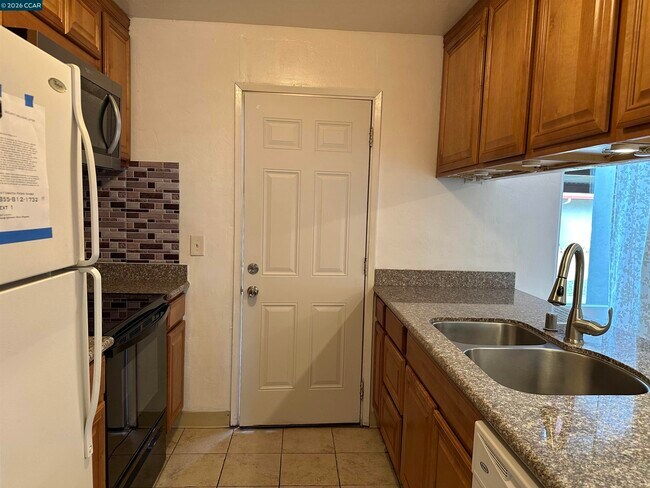 Building Photo - 89 Villa Cir