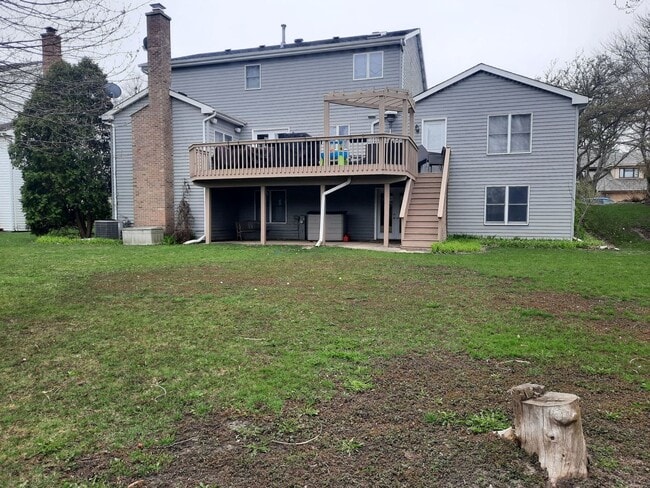 Building Photo - 1565 Old Barn Cir