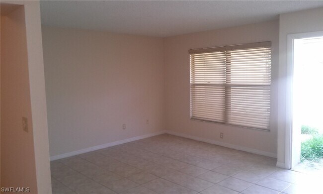 Building Photo - 6182 Principia Dr