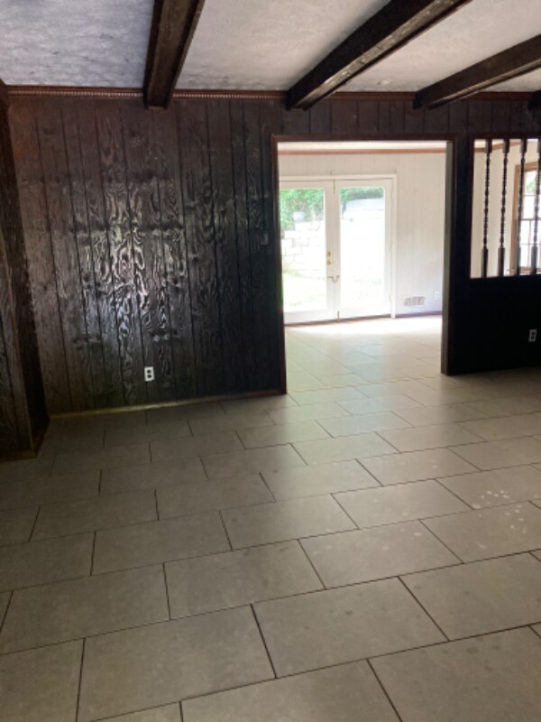 Building Photo - 127 Huff Dr