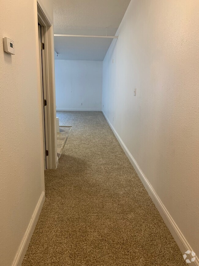 Apt 402 - Chatterton Place Apartments