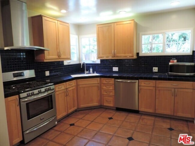 Building Photo - 5039 Rubio Ave