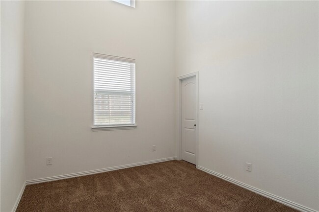 Building Photo - 4334 Hebron St