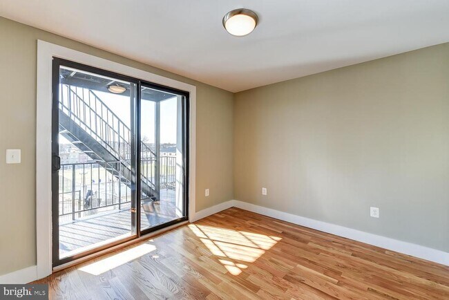 Building Photo - 2031 Benning Rd NE