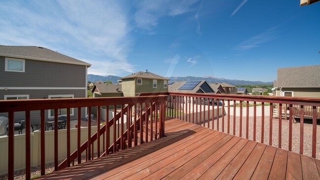 Building Photo - Immaculate Rancher in Spring Creek Neighbo...