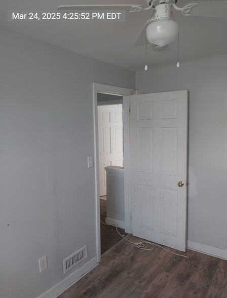 Building Photo - 2713 Round Rd