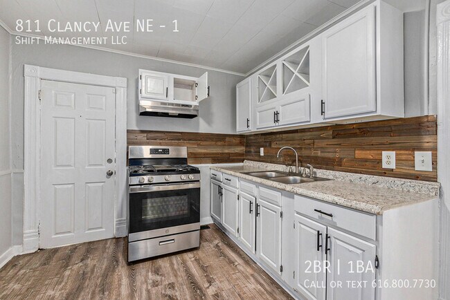 Building Photo - 811 Clancy Ave NE