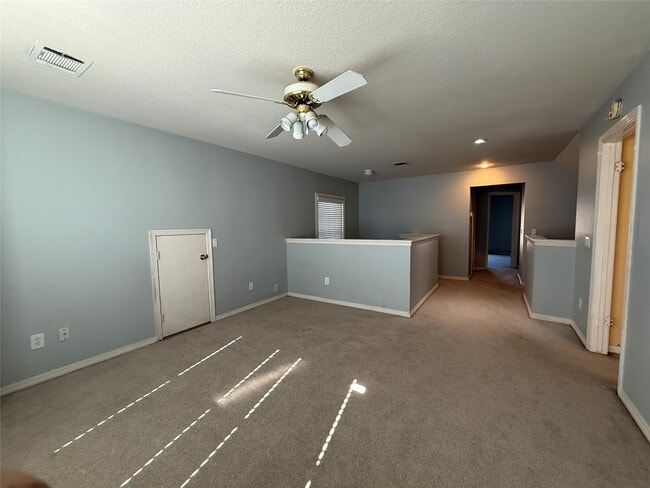 Building Photo - 523 Earls Ct Dr