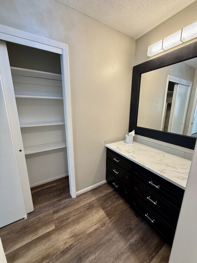 Building Photo - 4527 Terrace View Rd