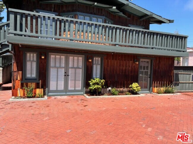 Building Photo - 2544 3rd St