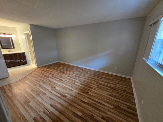 Building Photo - 3300 Spanish Moss Terrace