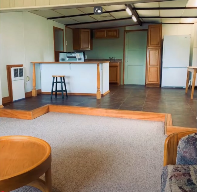 Building Photo - 2731 Elgin Rd NE