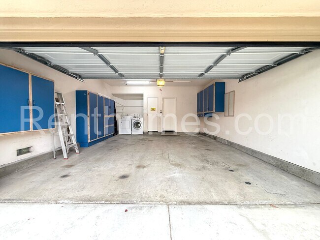 Building Photo - 11553 Westview Pkwy
