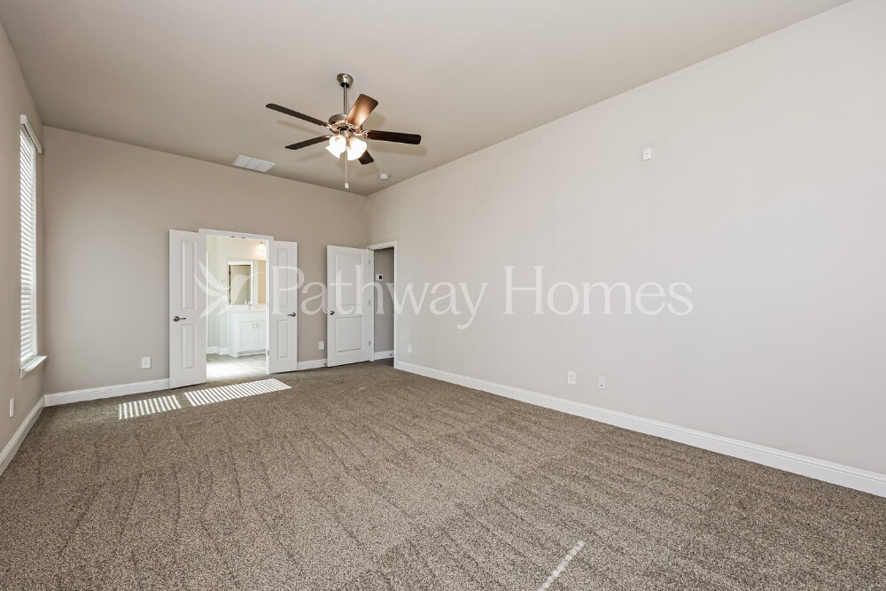 Building Photo - 838 Poppie Ln