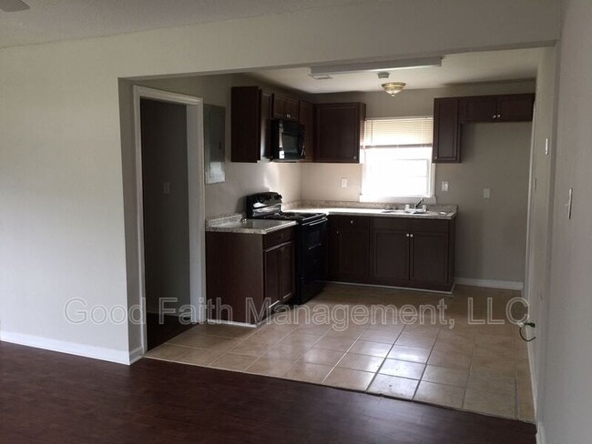 Building Photo - 405 Rachael St