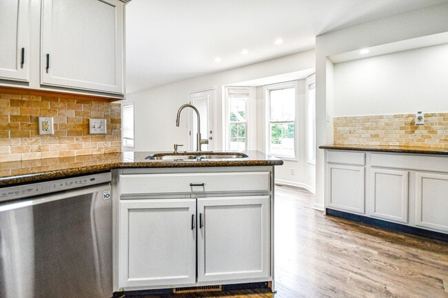 Building Photo - 3378 Poplar Hill
