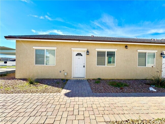 Building Photo - 1370 Ogallala St