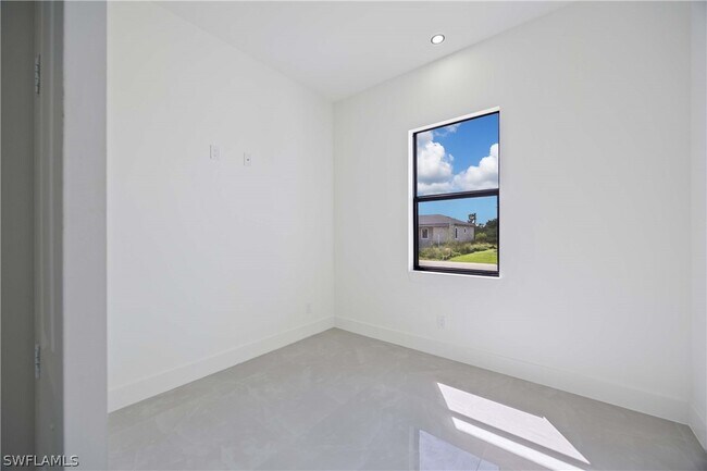 Building Photo - 3732 13th St W