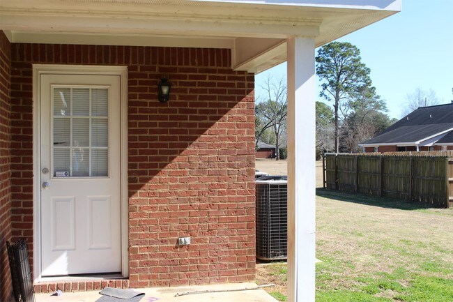 Building Photo - 1910 Cobblestone Ct