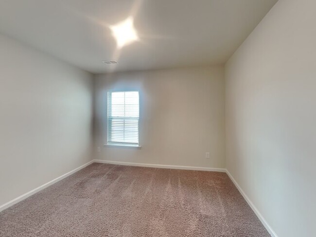 Building Photo - Apply today! Ashton Lakes